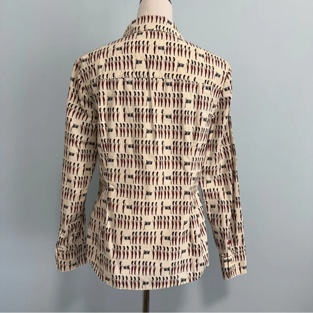 BODEN Beefeater Royal Guard print button front Blouse Size 10R - Picture 4 of 8
